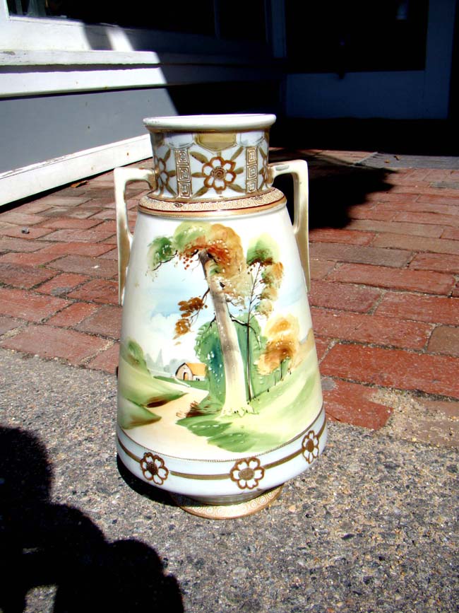A beautiful Nippon vase circa 1900